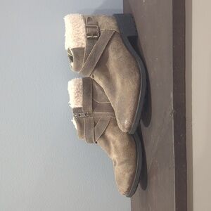 UGG Benson Leather Wool Lined Ankle Boots